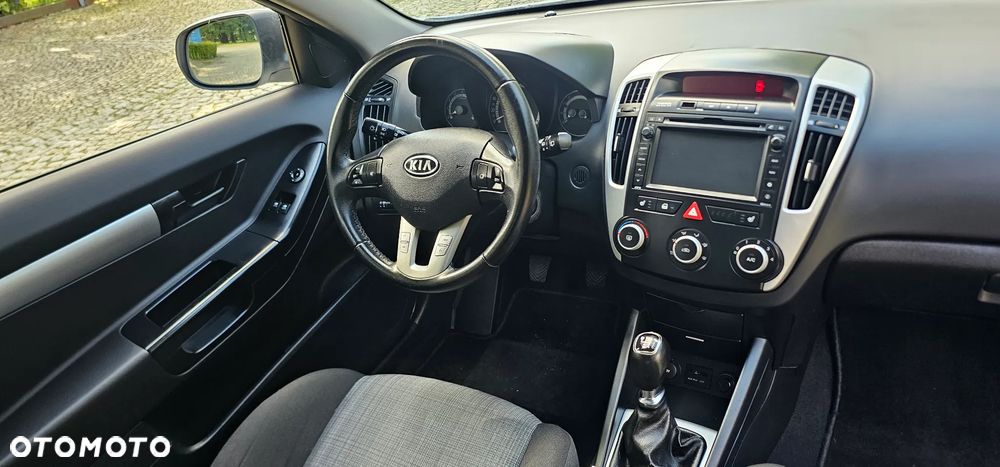 Kia ProCeed - 10