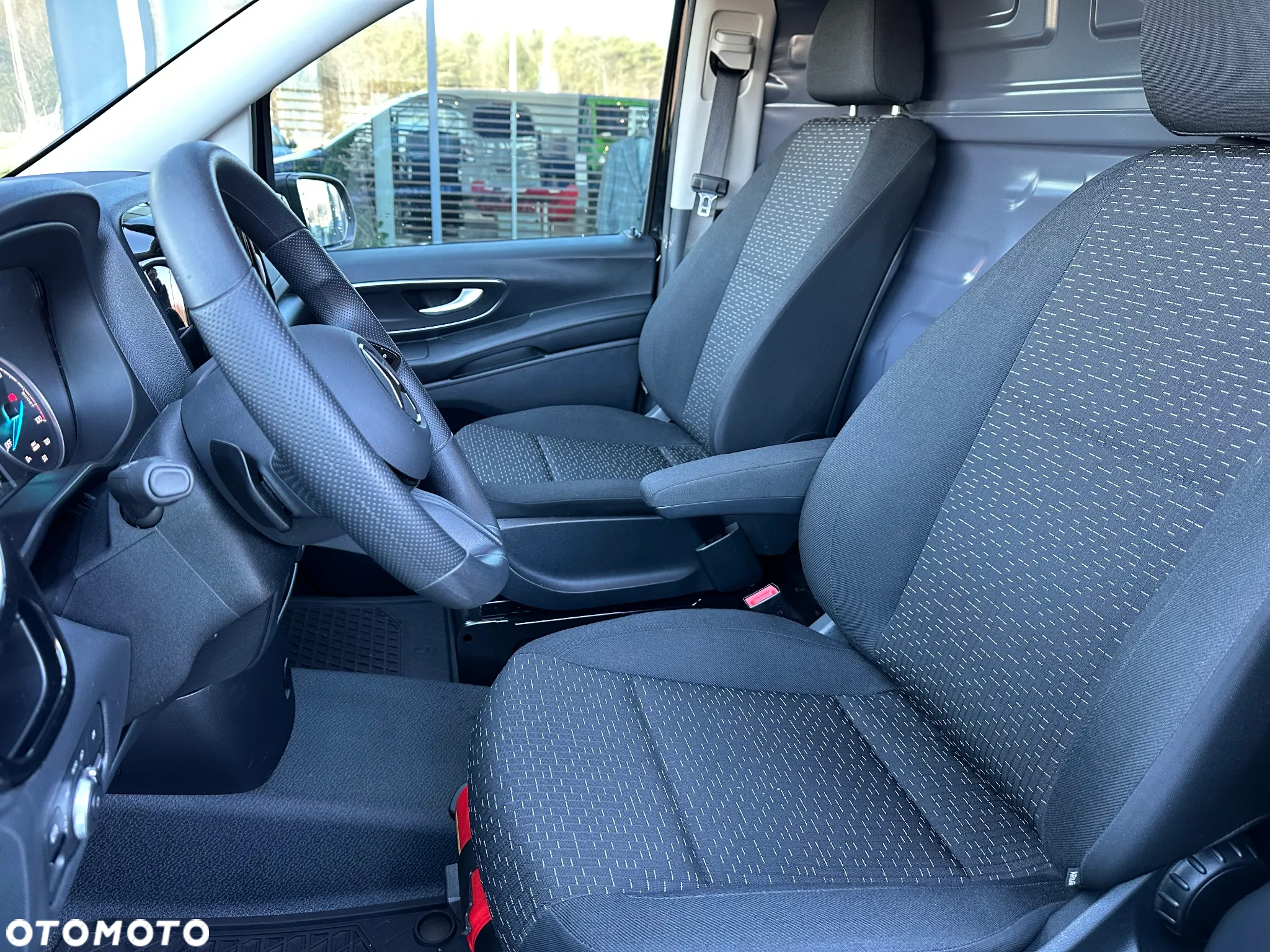 Mercedes-Benz eVito 112 Furgon Długi 3200 mm - 17