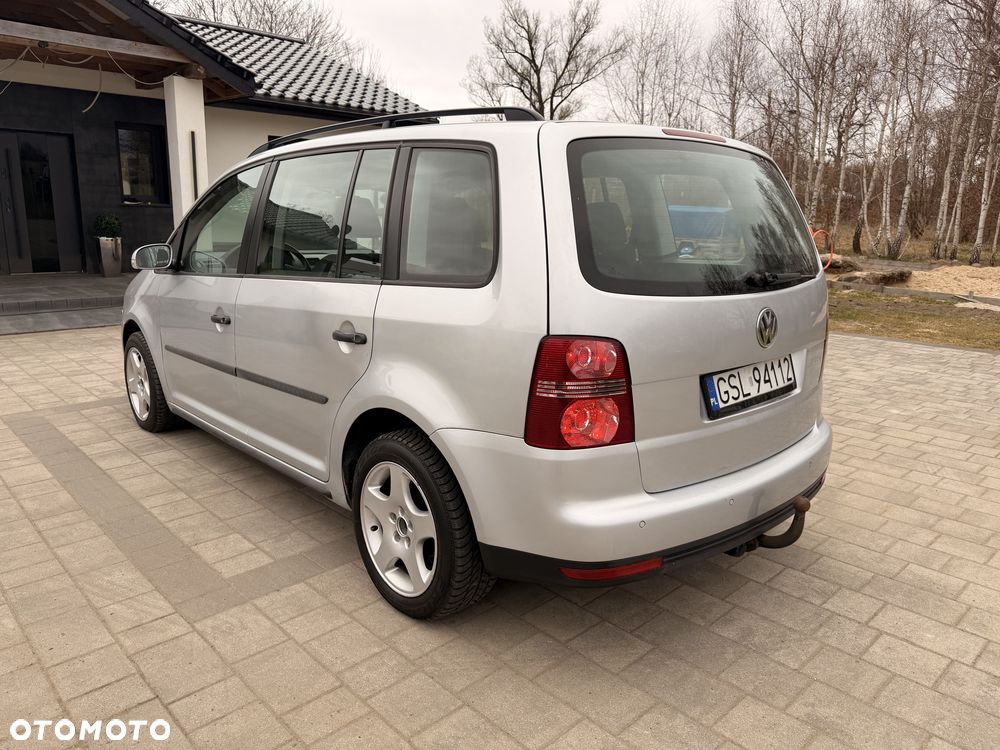 Volkswagen Touran - 3