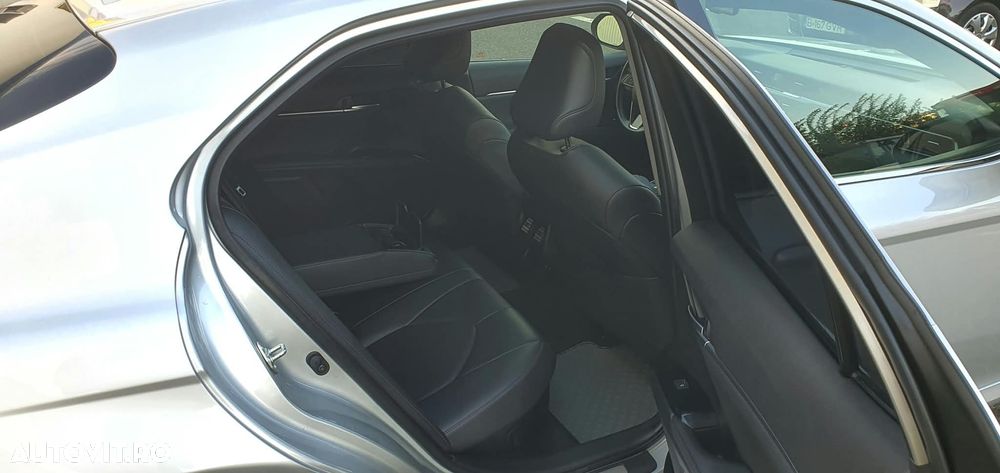 Toyota Camry 2.5 Exclusive - 16