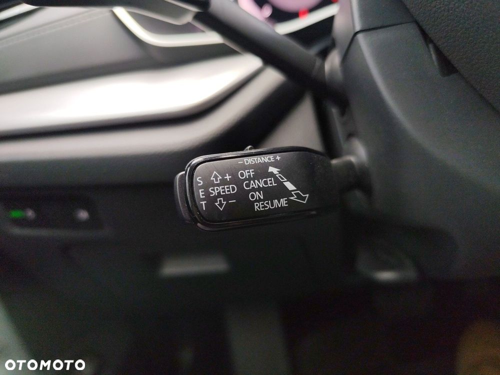 Skoda Octavia 1.5 TSI mHEV Selection DSG - 35
