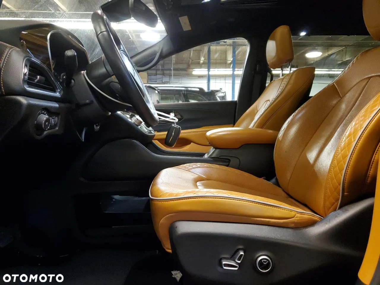 Chrysler Pacifica - 6