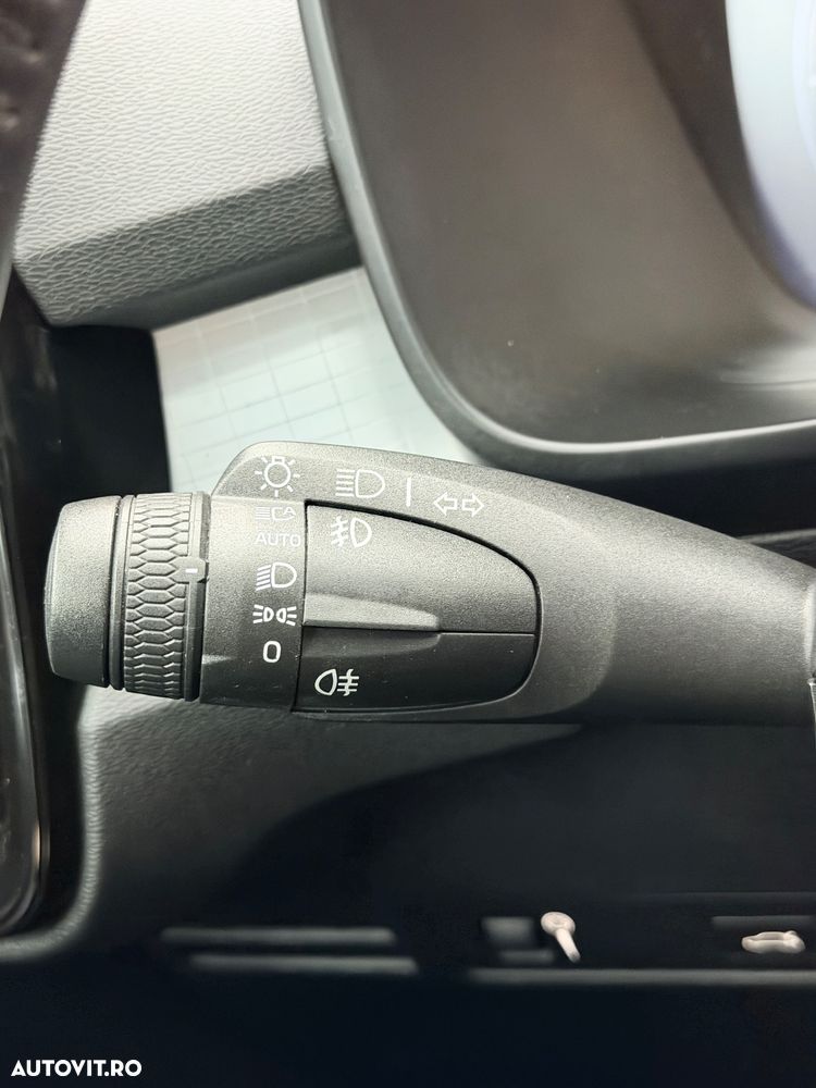 Volvo XC 40 D3 Momentum Pro - 28