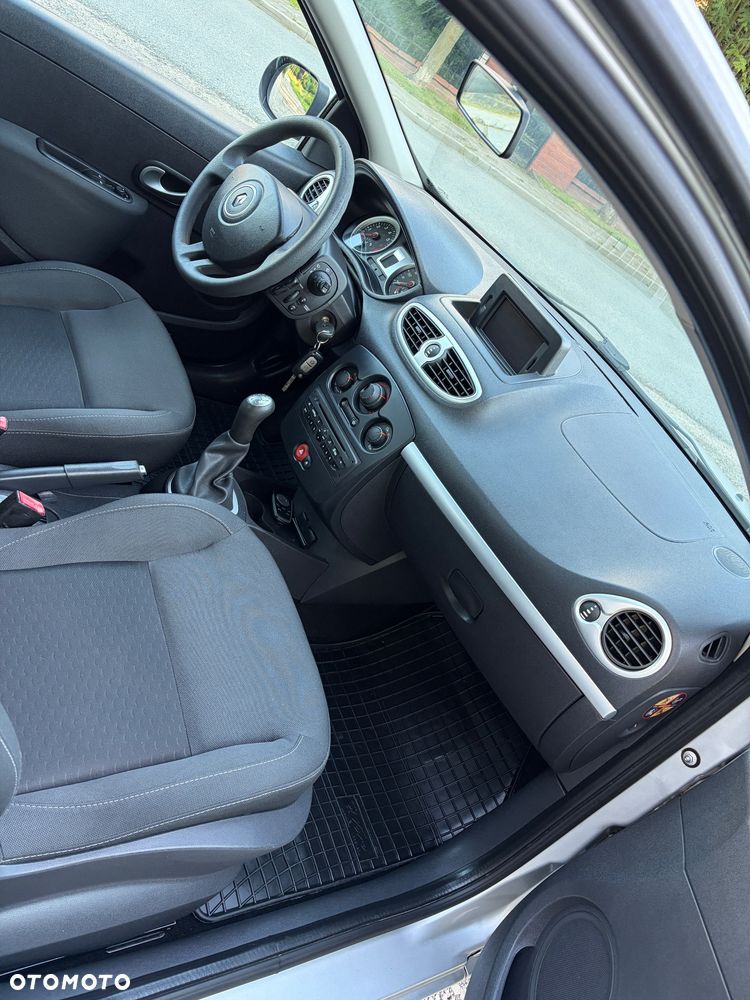 Renault Clio 1.2 16V 75 TomTom Edition - 13
