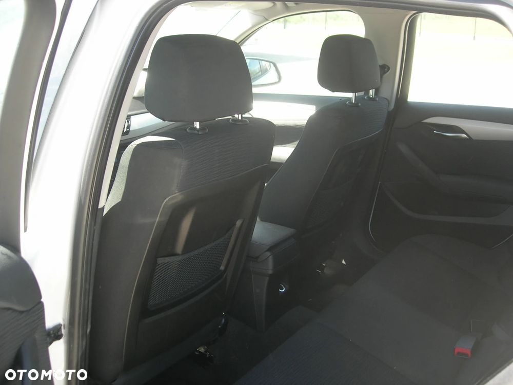 BMW X1 sDrive18d xLine - 16