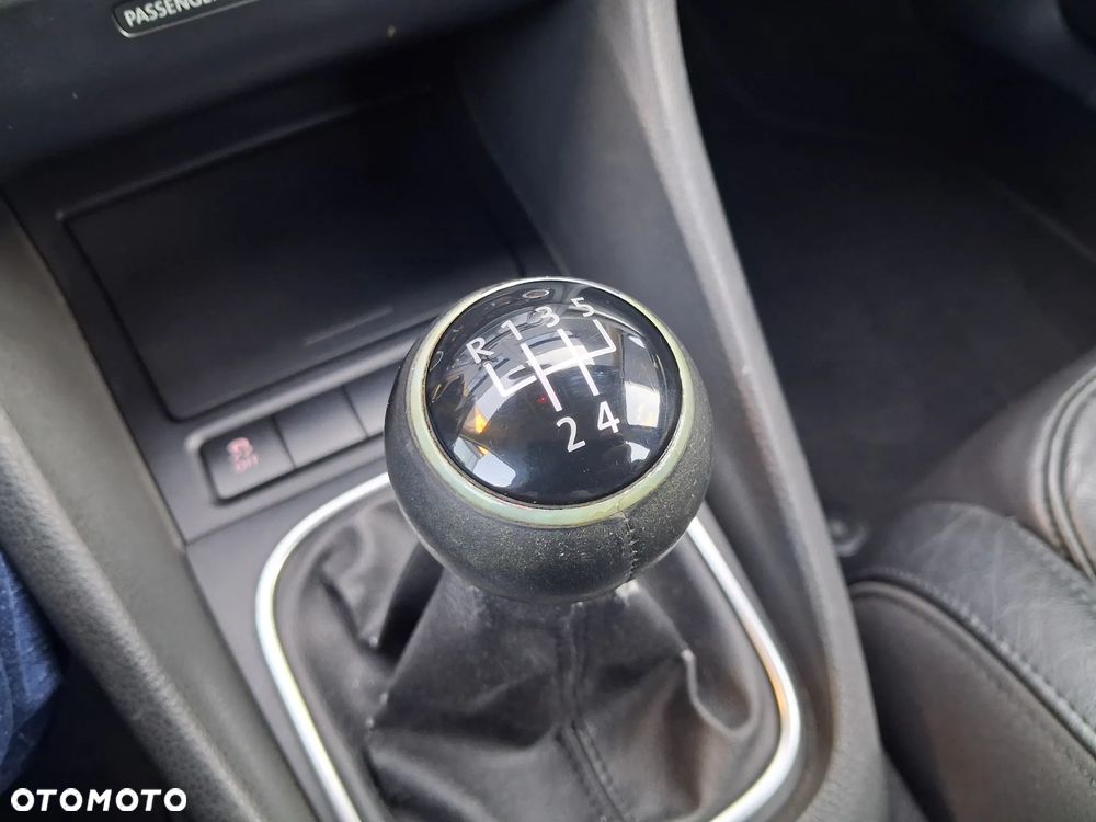 Volkswagen Golf - 23