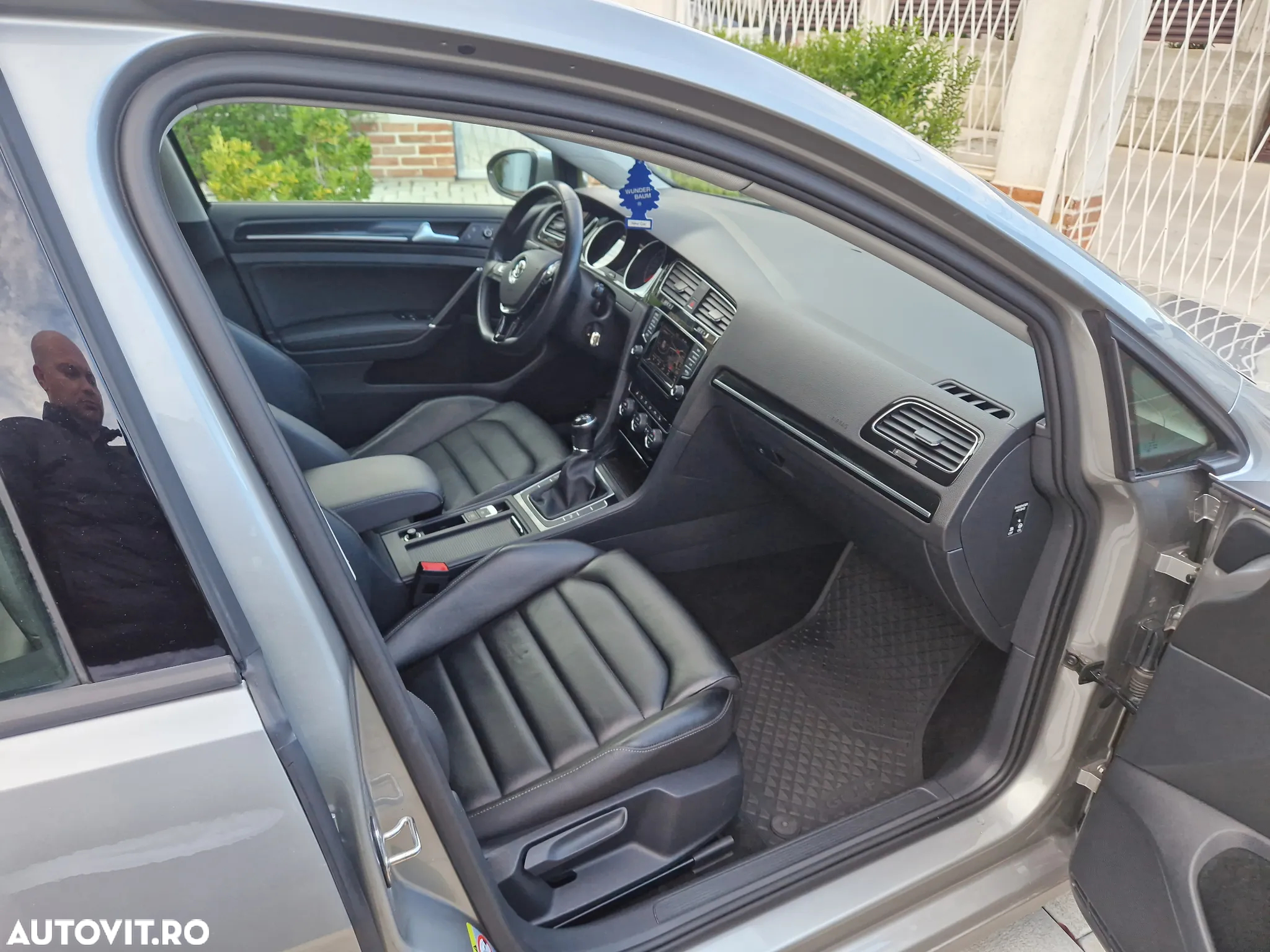 Volkswagen Golf 1.6 TDI DPF BlueMotion Technology Highline - 4