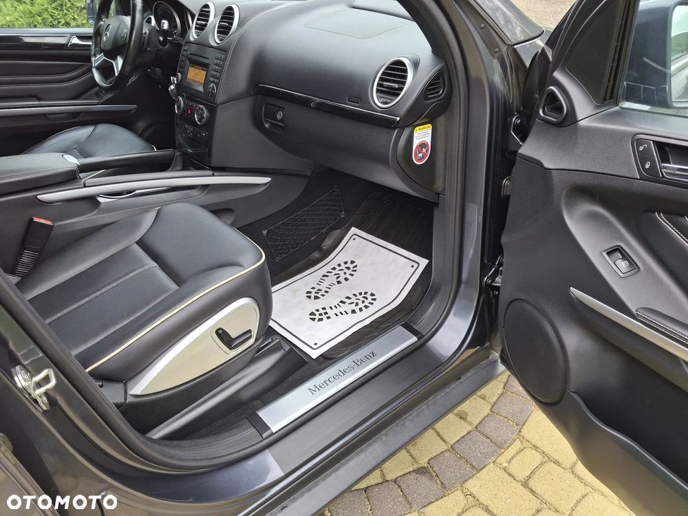 Mercedes-Benz ML - 16