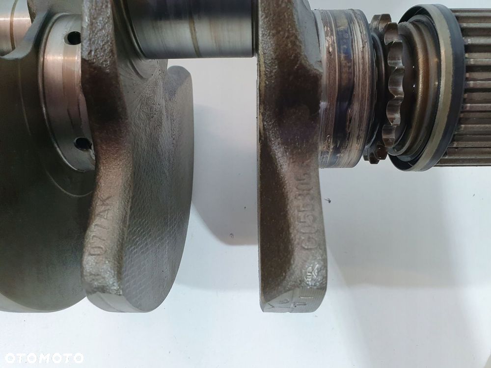 WAŁ KORBOWY 4.2 V8 BCY AUDI RS6 - 9