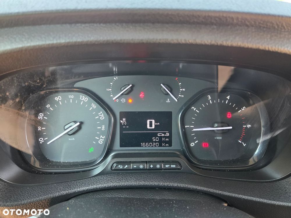 Opel Vivaro - 24