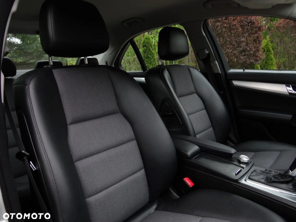 Mercedes-Benz Klasa C 180 BlueEFFICIENCY 7G-TRONIC Avantgarde - 26