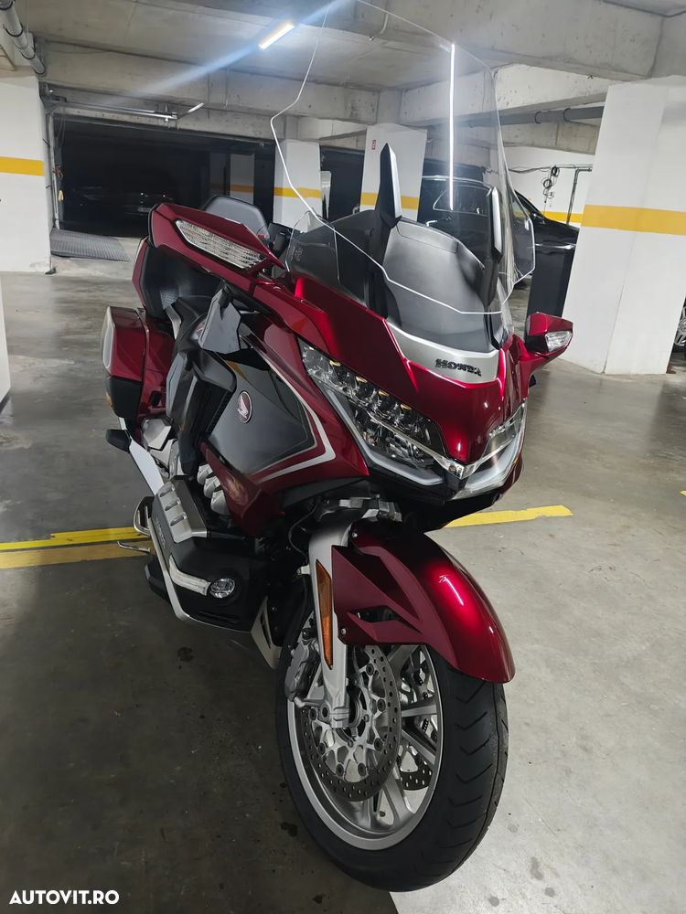 Honda GL 1800 Gold Wing - 1