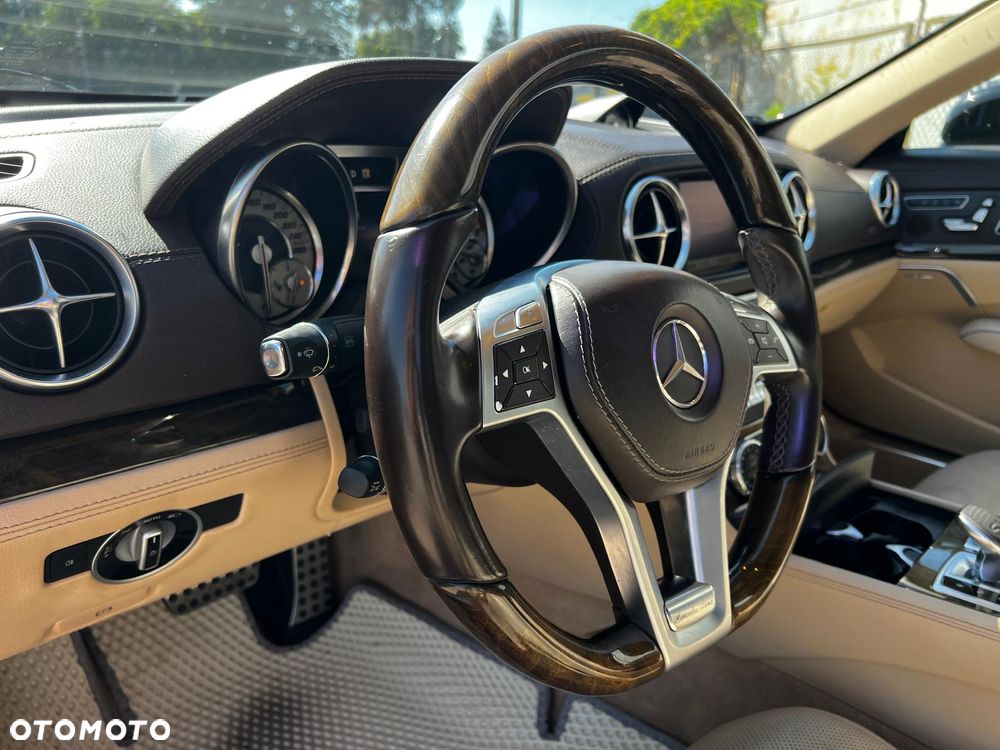 Mercedes-Benz SL - 28