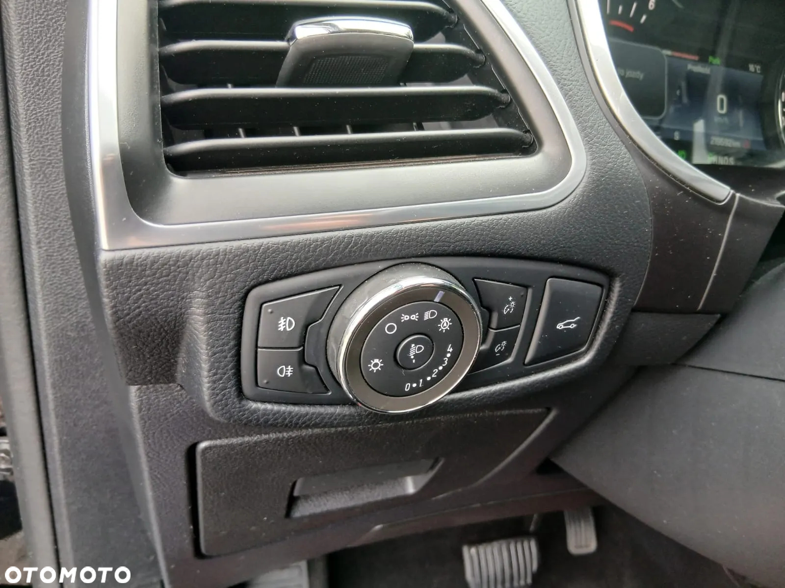 Ford S-Max - 19