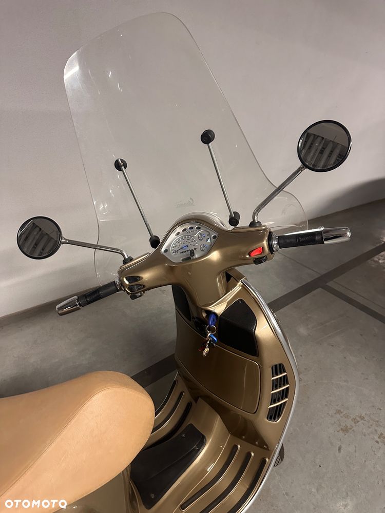 Vespa GTS - 7