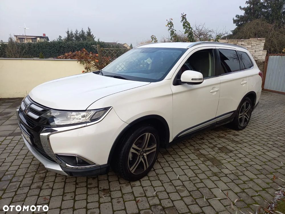 Mitsubishi Outlander 2.0 2WD - 2
