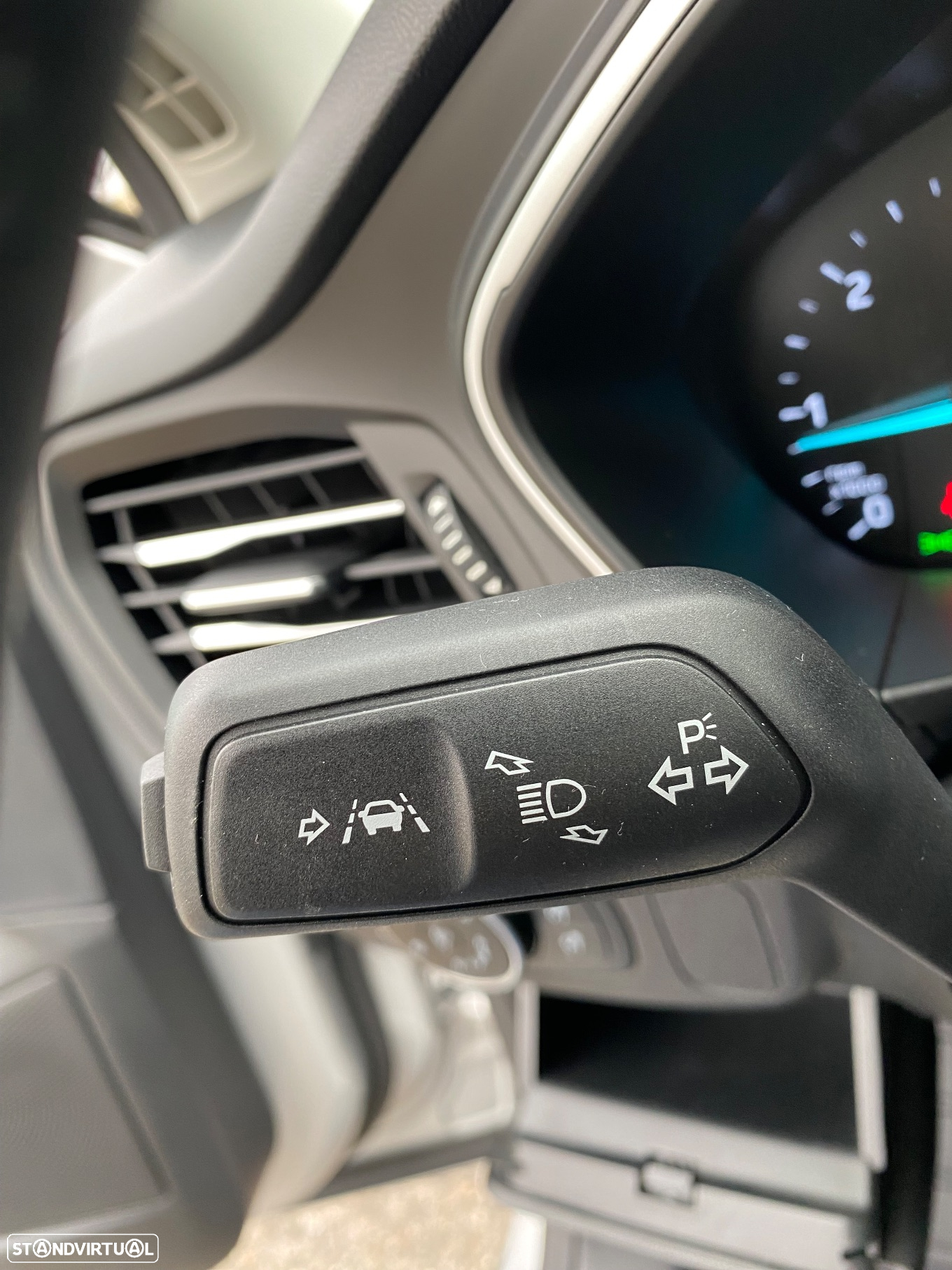Ford Focus SW 1.5 EcoBlue S&S TITANIUM DESIGN - 23