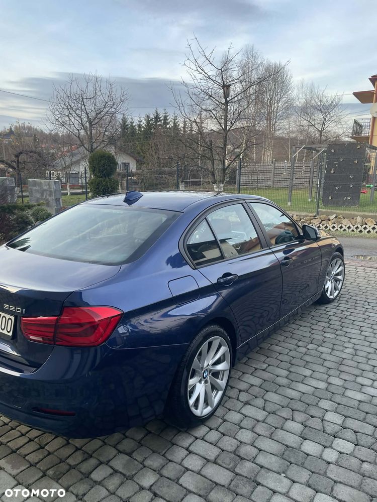BMW Seria 3 320i xDrive Edition M Sport Shadow - 4