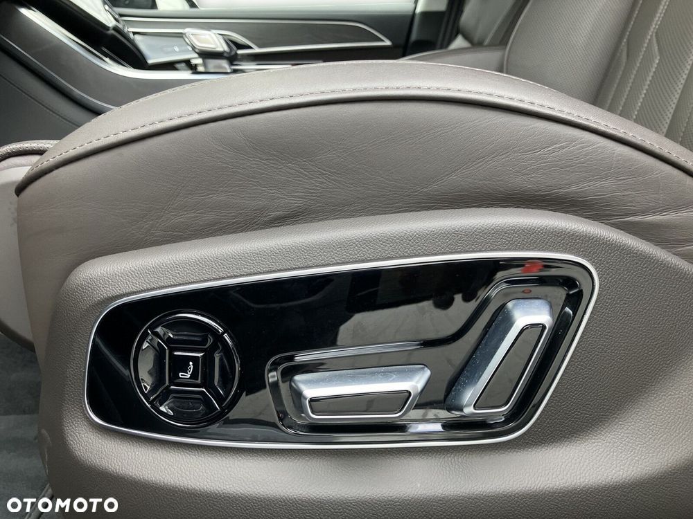 Audi A8 - 14