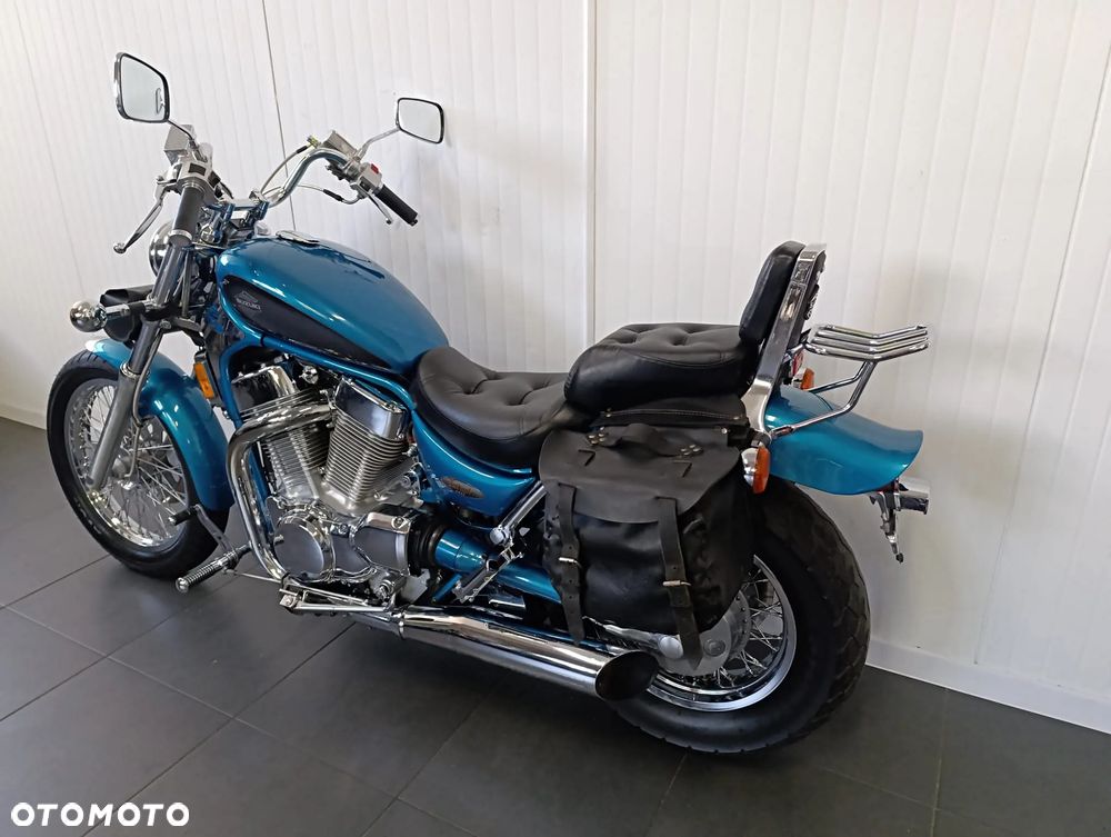 Suzuki Intruder - 8