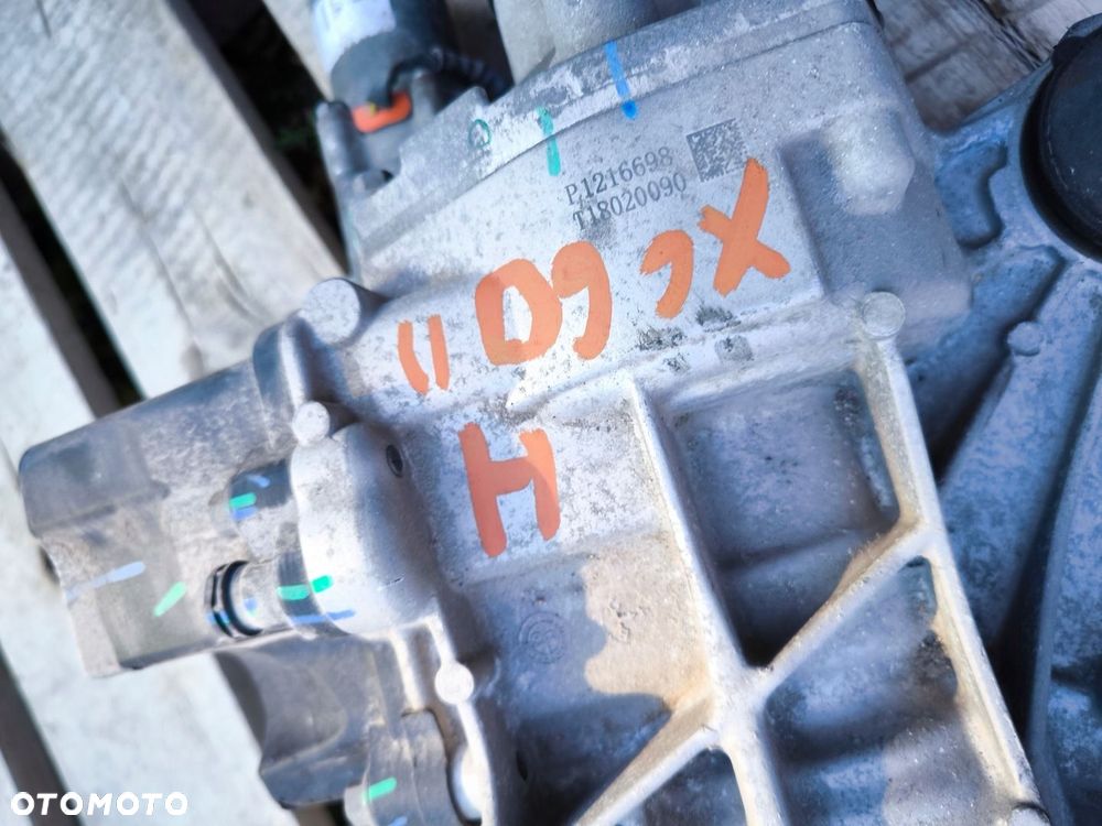 VOLVO XC60 II MOST TYLNY DYFER 2.0 T5 P1216698 - 7