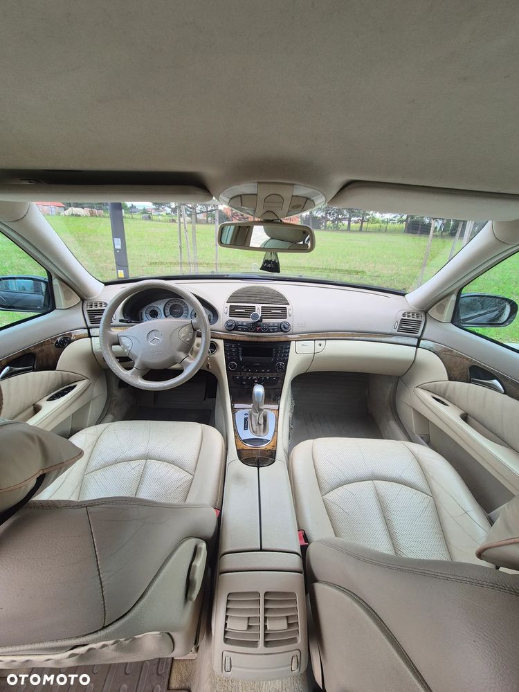 Mercedes-Benz Klasa E 240 4-Matic T Avantgarde - 33