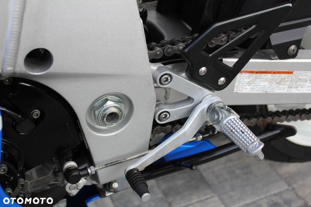 Suzuki GSX-R - 24