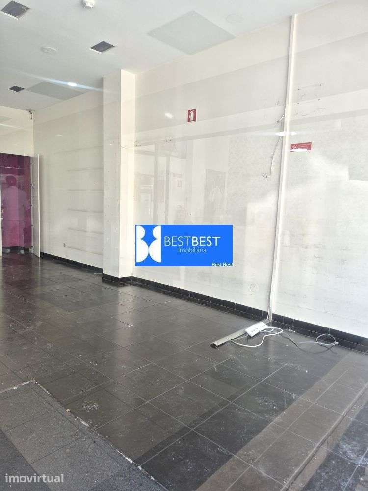 LOJA  40 m2, ARRENDAMENTO NO CENTRO DA TROFA - Grande imagem: 4/6