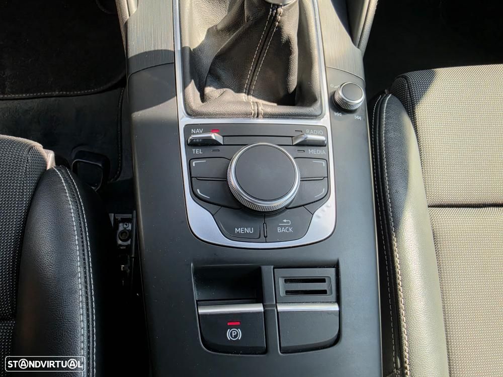 Audi A3 Limousine 1.6 TDI S-line - 18