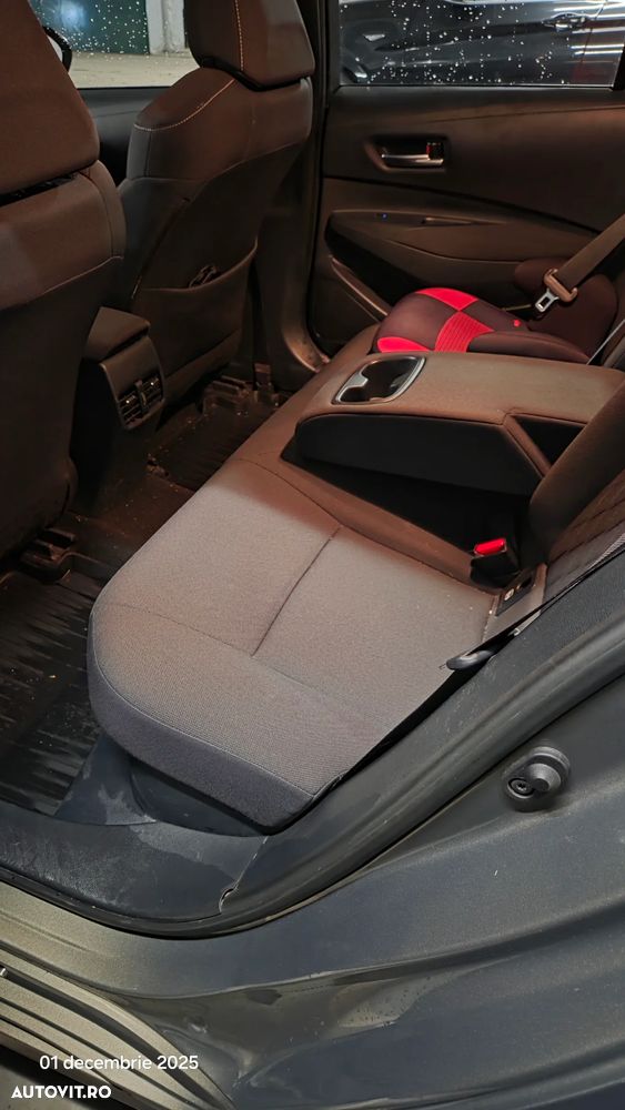 Toyota Corolla Sedan 1.8 HSD Dynamic - 7