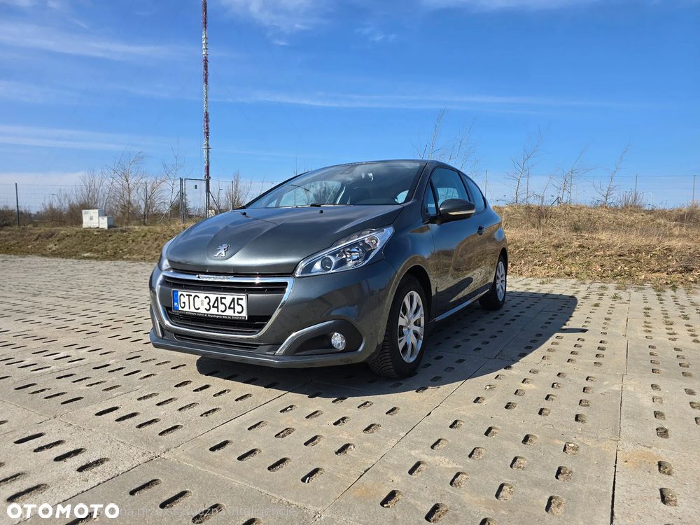 Peugeot 208 - 1