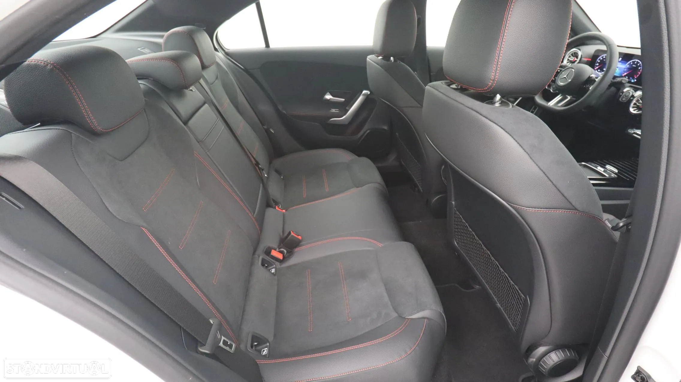 Mercedes-Benz A 200 Limousine AMG Line Aut. - 25