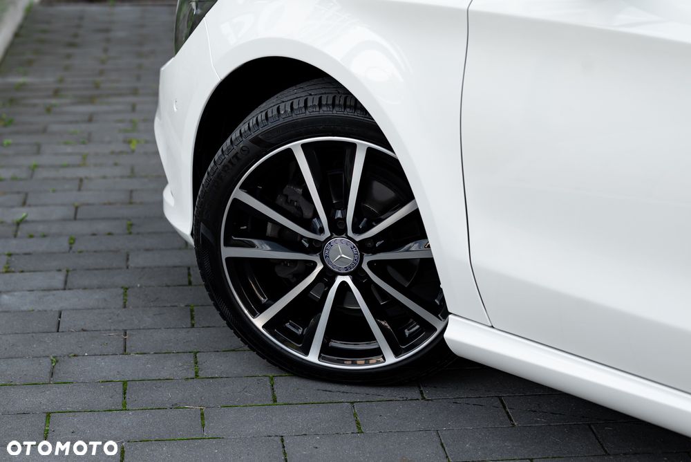 Mercedes-Benz CLA Shooting Brake 200 7G-DCT AMG Line - 12