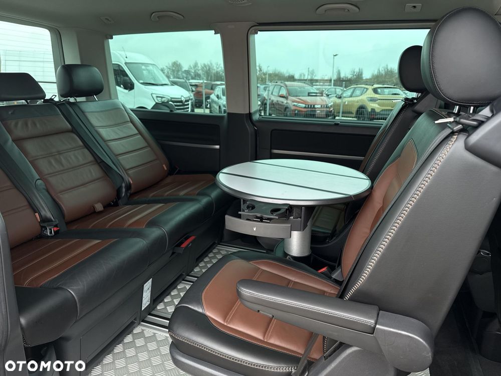 Volkswagen Multivan - 13