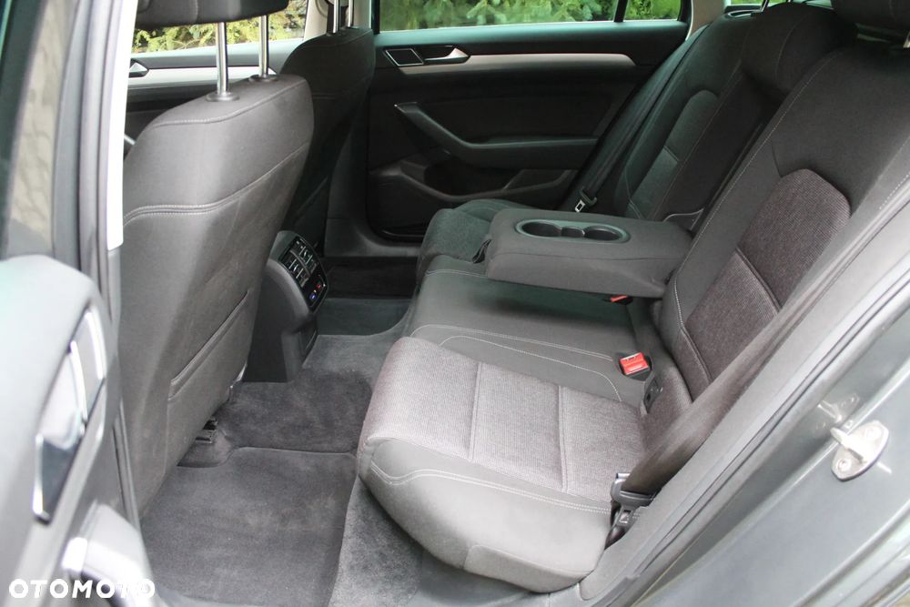 Volkswagen Passat 2.0 TDI (BlueMotion Technology) Comfortline - 15