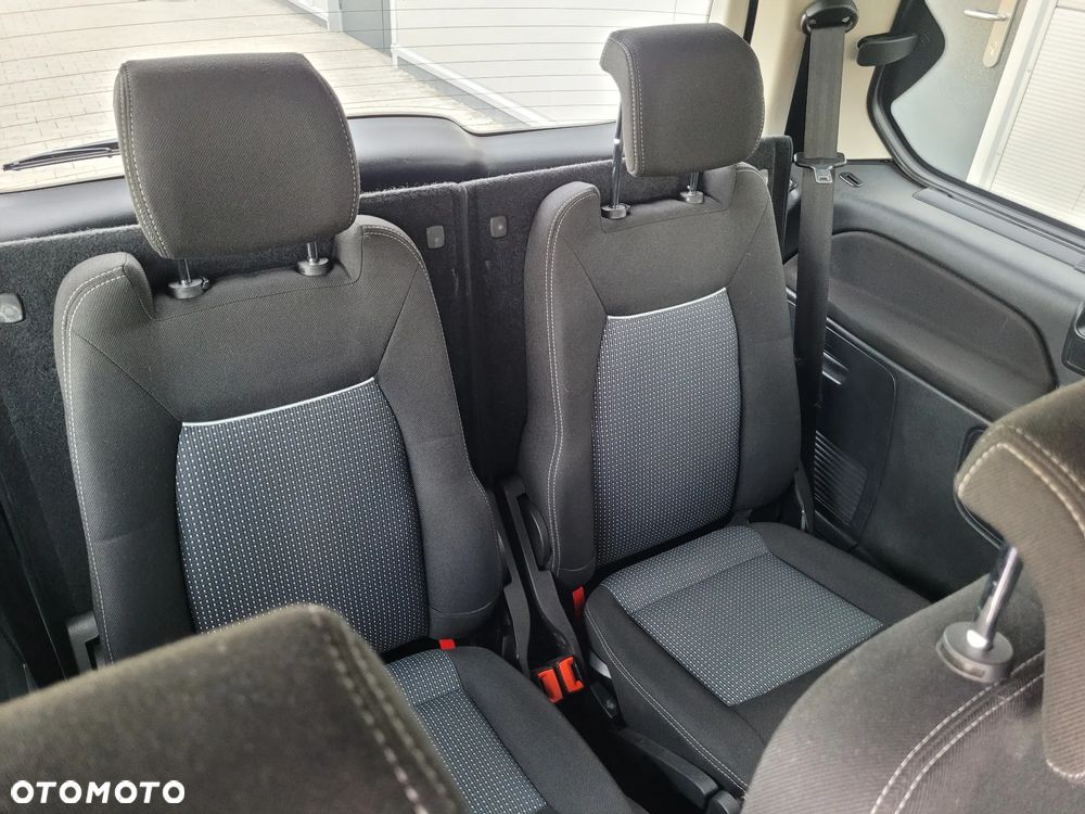 Ford Galaxy 2.0 TDCi DPF Business Edition - 32
