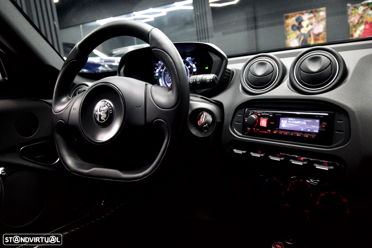 Alfa Romeo 4C 1750 TBi - 23