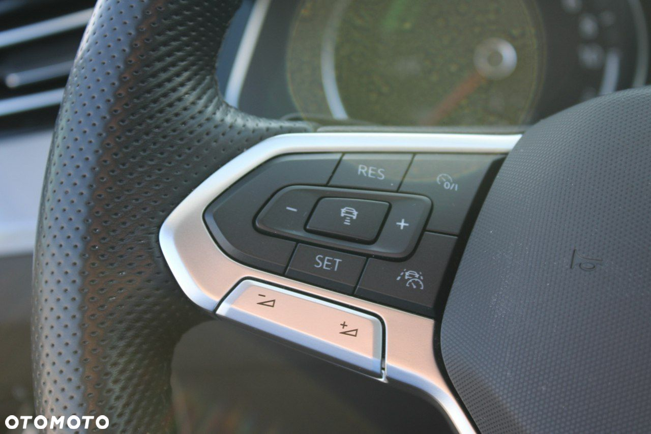Volkswagen Passat - 24