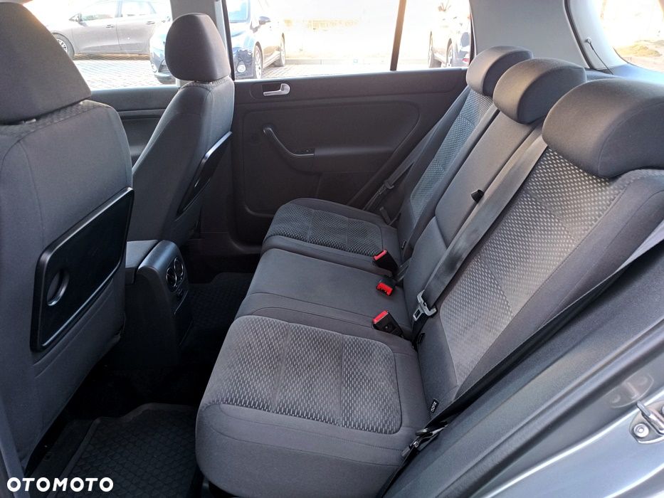 Volkswagen Golf Plus 1.6 TDI BlueMot Comfortline - 29