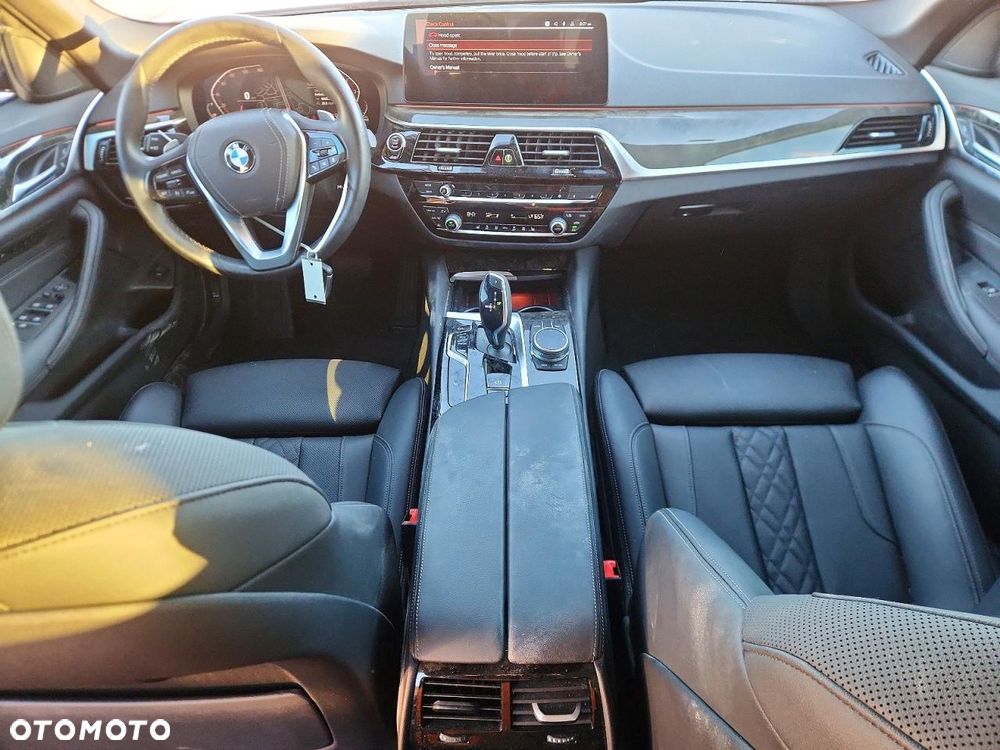 BMW Seria 5 530i GPF Luxury Line sport - 9