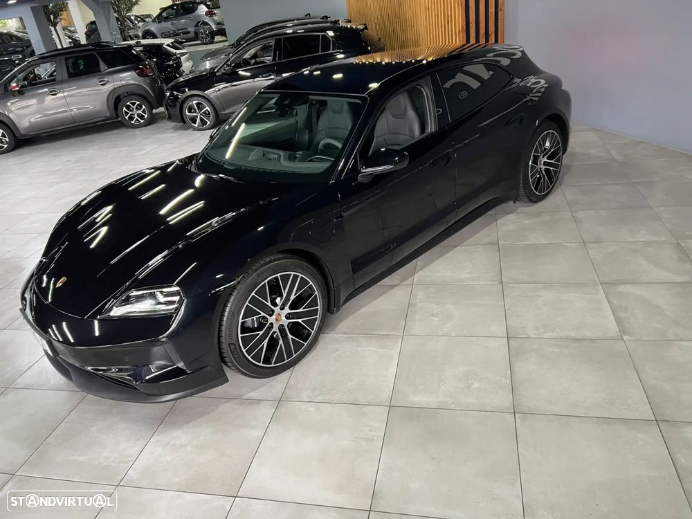 Porsche Taycan Sport Turismo - 10