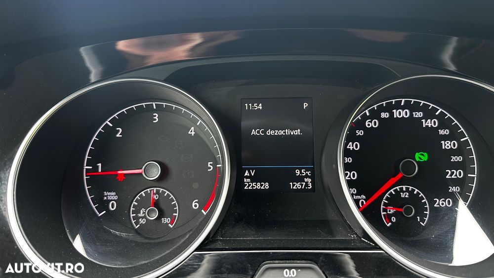 Volkswagen Touran 2.0 TDI SCR (BlueMotion Technology) DSG Highline - 36