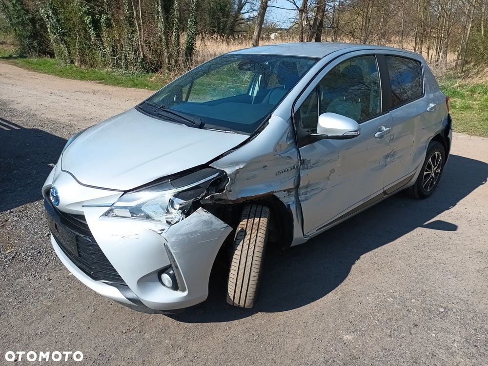 Toyota Yaris Hybrid 100 Active - 5
