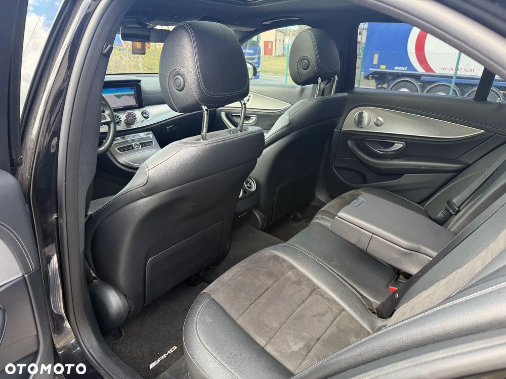 Mercedes-Benz Klasa E 220 d 4-Matic 9G-TRONIC - 13