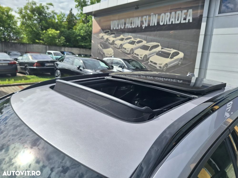 Volvo XC 40 B4 AT FWD MHEV Ultimate Dark - 40