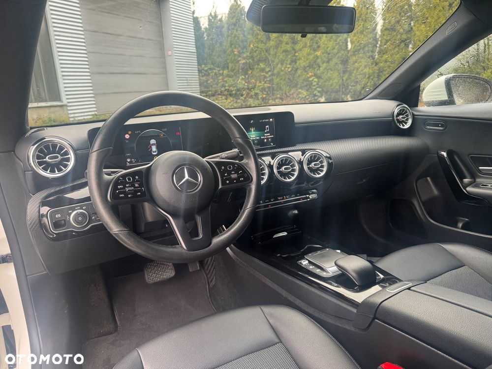 Mercedes-Benz CLA 180 Edition 1 7G-DCT - 34