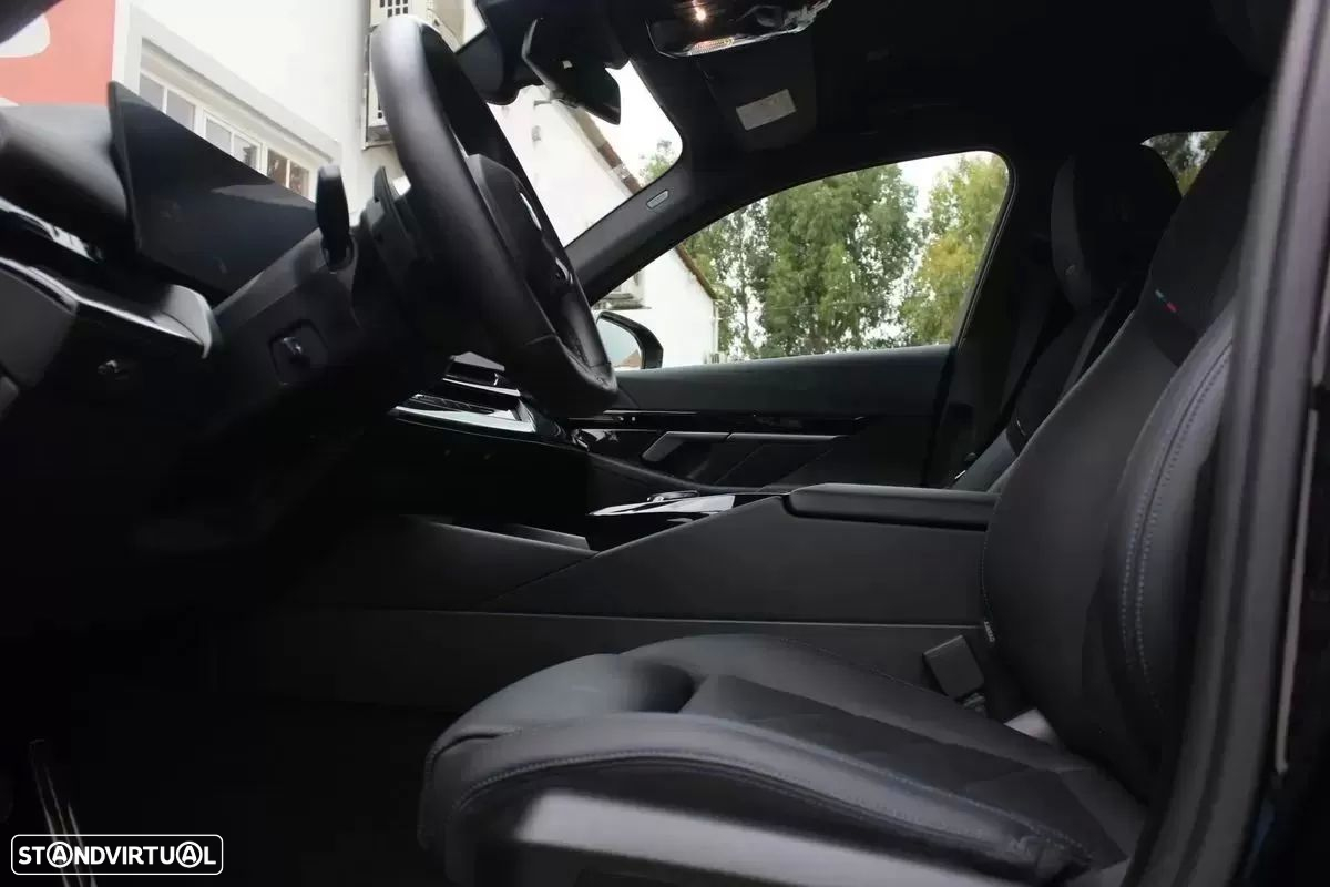 BMW 520 d xDrive Pack Desportivo M - 16