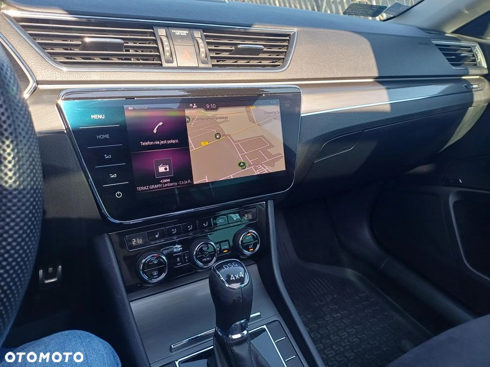 Skoda Superb 2.0 TSI 4x4 Scout DSG - 32