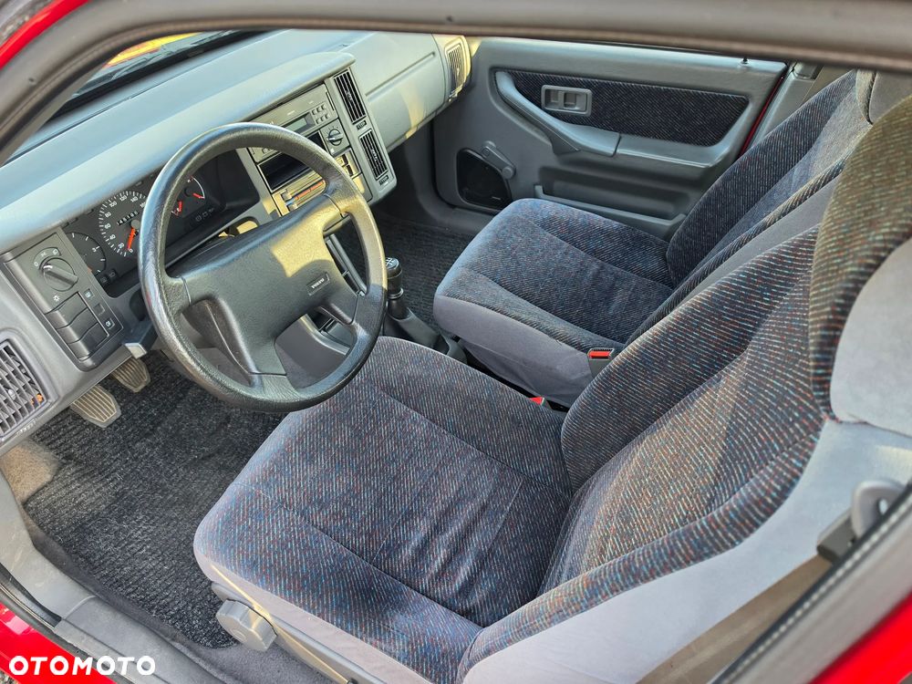 Volvo Seria 400 - 9