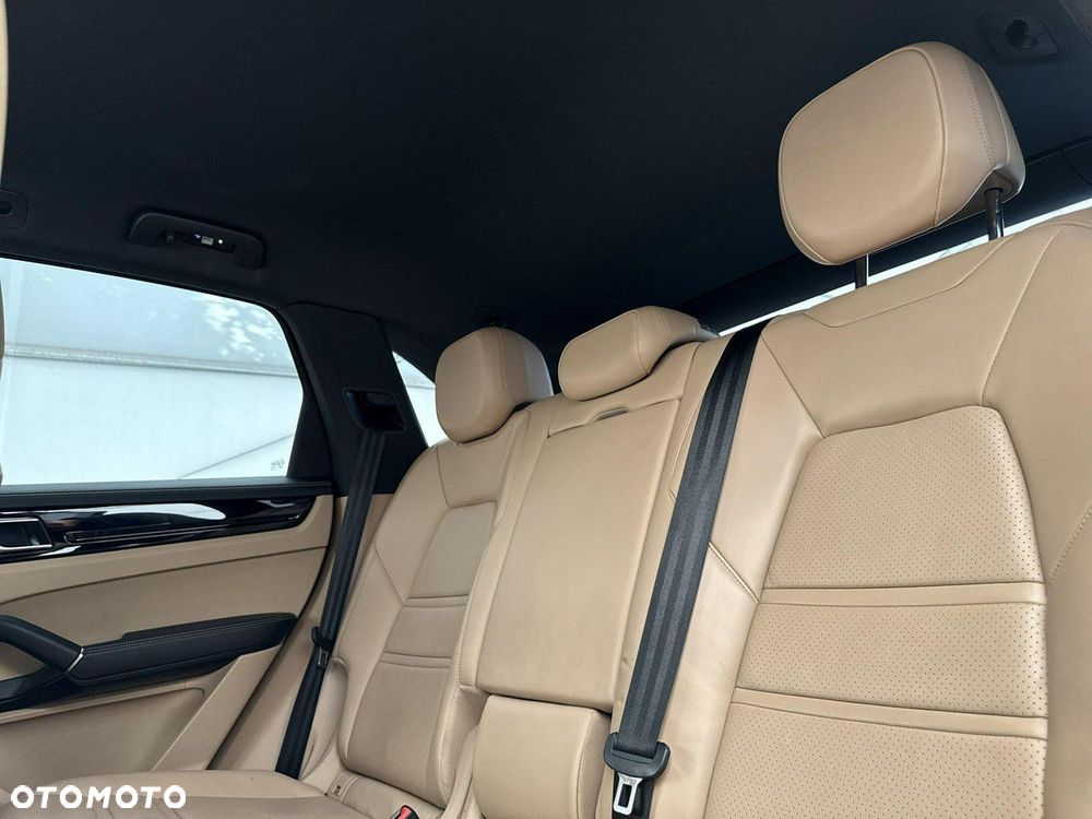 Porsche Cayenne - 18